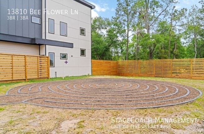 Building Photo - 13810 Bee Flower Ln