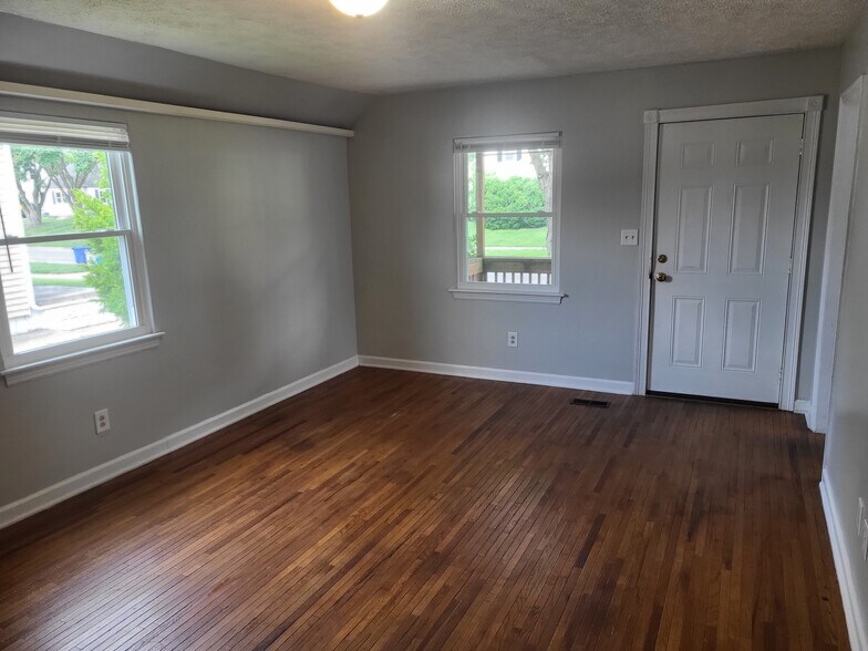 Front door, living room - 3449 Beulah Rd