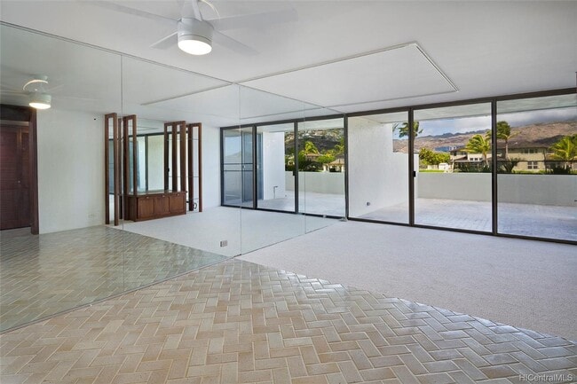 Building Photo - Esplanade on the water