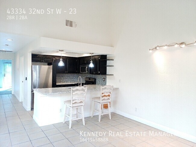 Building Photo - Spacious Single Story Condo in Gated Commu...