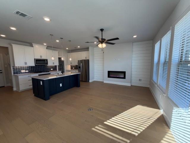 Building Photo - 324 Greenhouse Dr