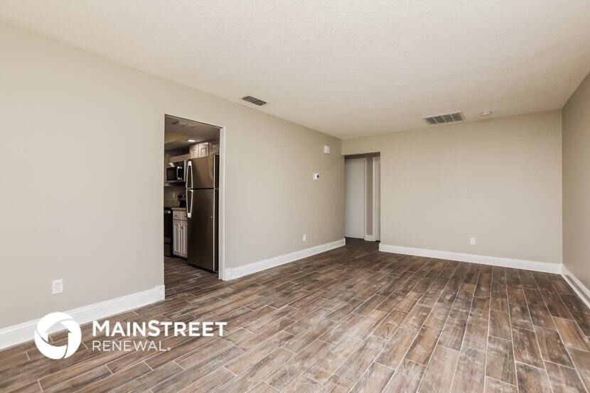 Building Photo - 1580 Banks St