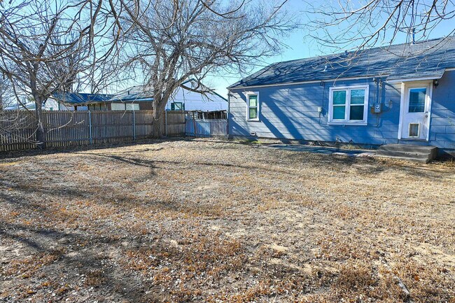 Building Photo - 1501 S Avondale St