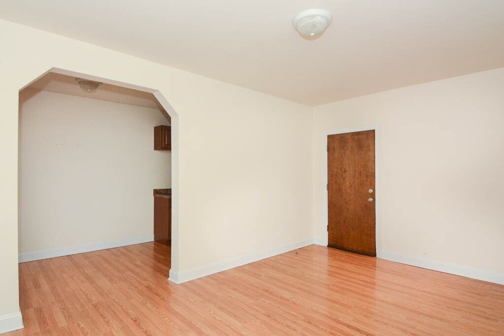 Building Photo - 2600 N Kimball Ave