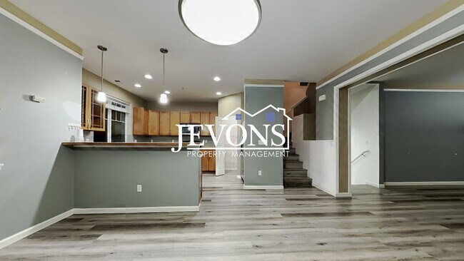 Building Photo - Experience this beautiful SeaTac single-fa...