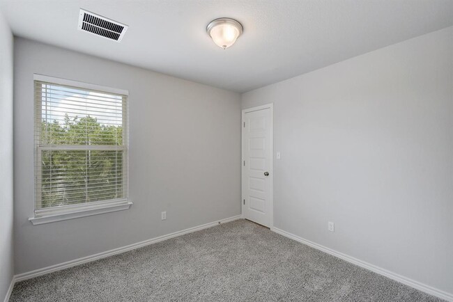 Building Photo - 1661 Yaupon Grove Ln