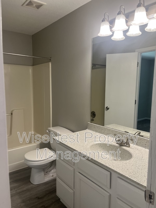 Building Photo - 8203 Woodson Dr