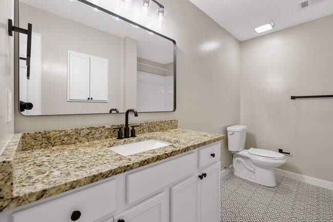 Building Photo - 325 Winding River Dr