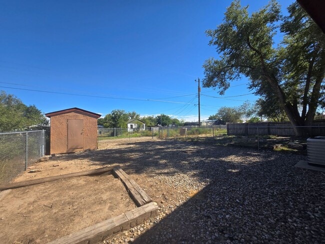 Building Photo - 2307 N Grand Ave