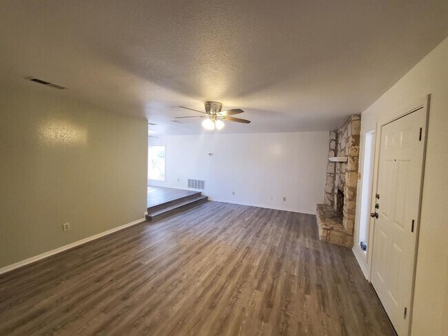 Building Photo - 8716 Clearbrook Trail