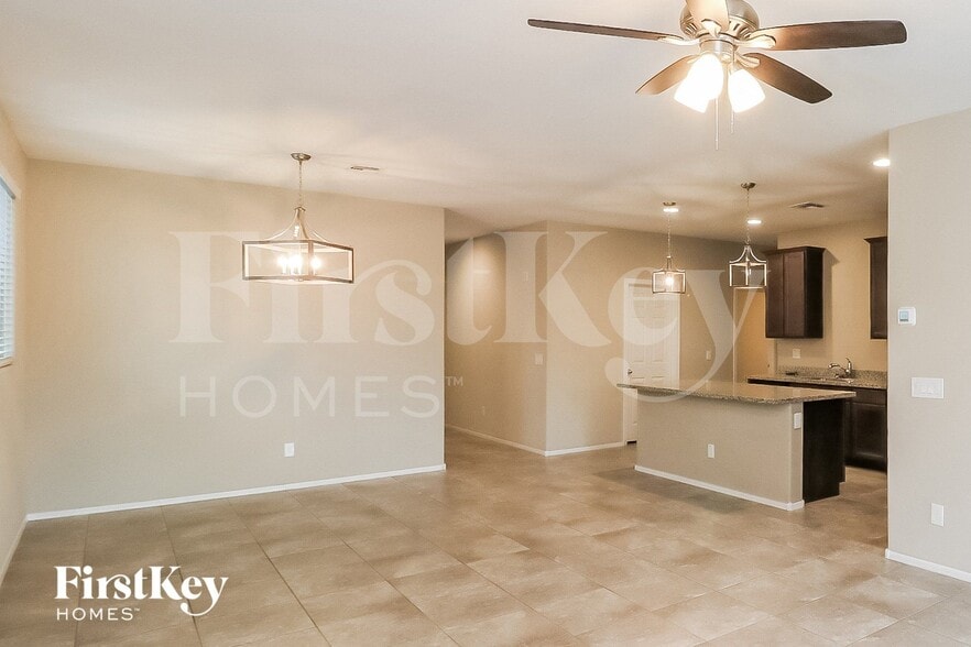 Building Photo - 6204 W Evergreen Rd