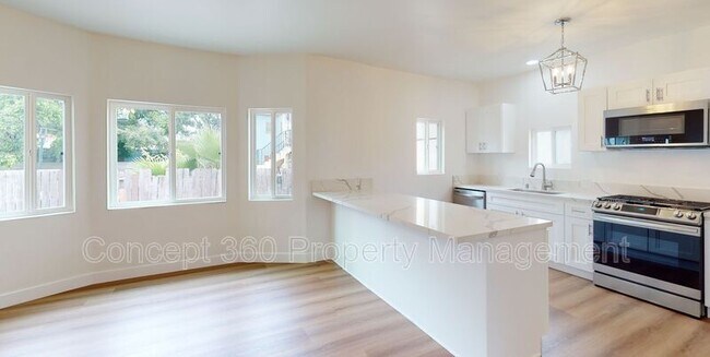 Building Photo - 1115 Pacific Ave