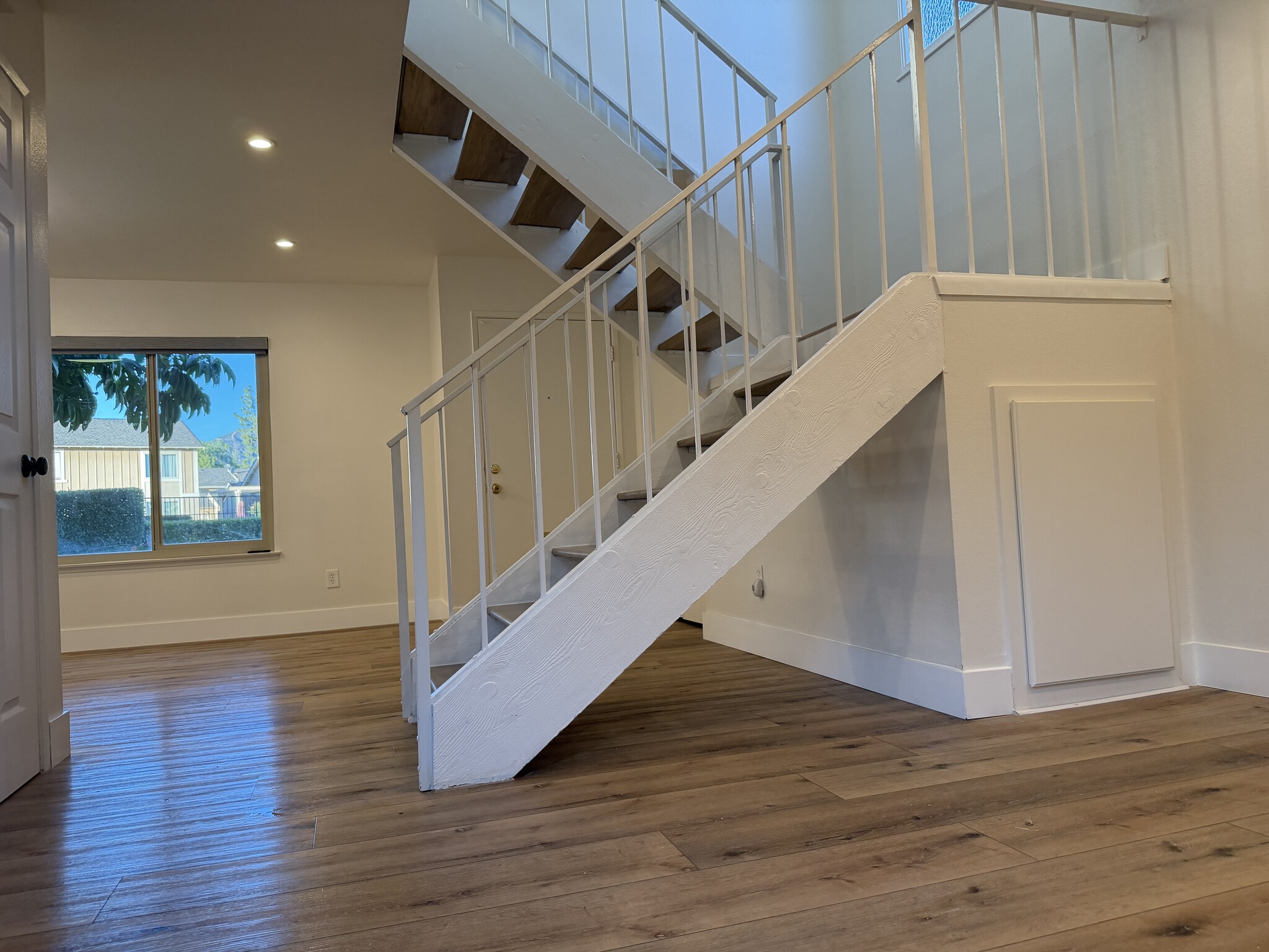 Building Photo - 3832 Chelsea Dr