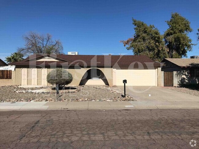 Building Photo - 4132 W Desert Cove Ave