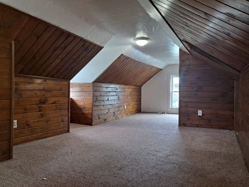 Building Photo - 96 Calmar St