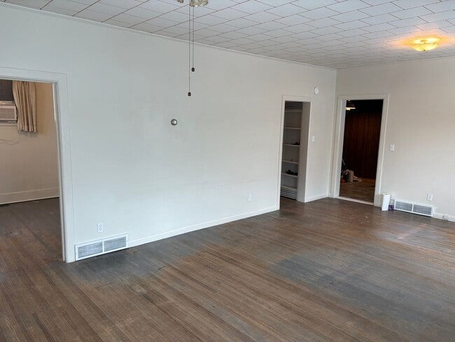 Building Photo - 2Bed 1Bath Whitefish Downtown Home