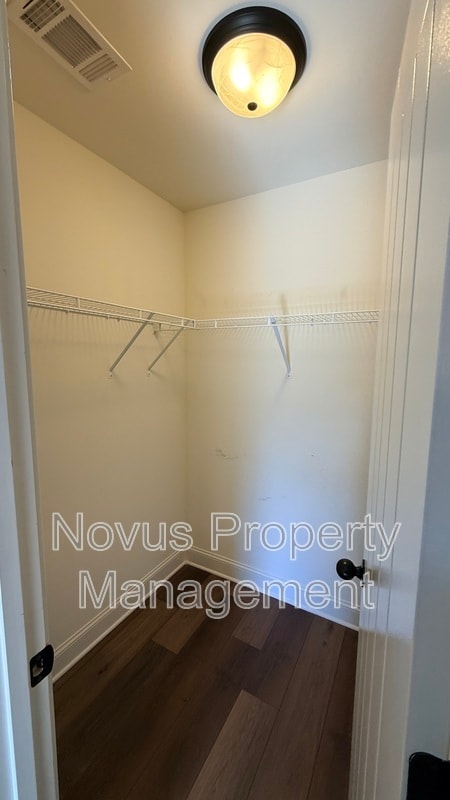 Building Photo - 338 Brookstone Dr