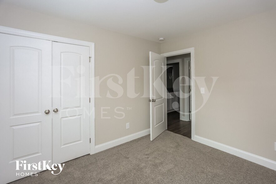 Building Photo - 2061 Samantha Dr