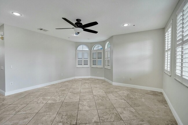 Building Photo - 1252 Piazza Antinori