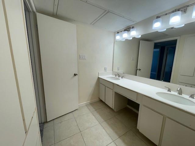 Building Photo - 15901 Archwood Ln