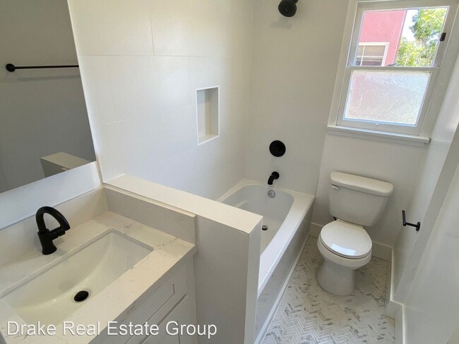 Building Photo - 1132-1142 Princeton St