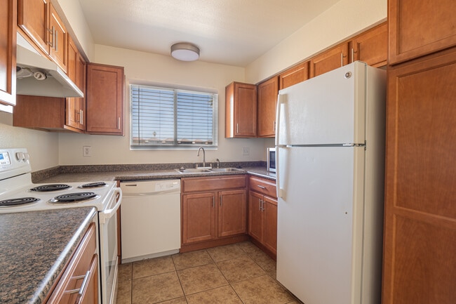 Building Photo - Fairway Vistas Condominiums