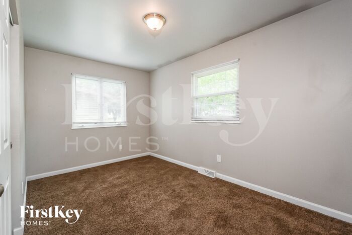 Building Photo - 2525 Dove Dr