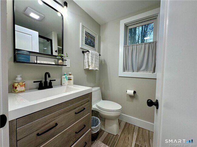 Building Photo - 41 Candlewood Dr