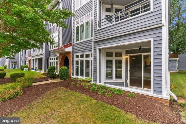 Building Photo - 1134 Lake Heron Dr