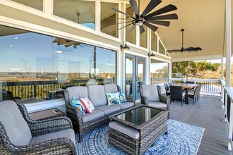 Building Photo - 1526 Lakeside Dr W