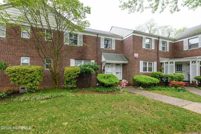 Building Photo - 66 Manor Dr