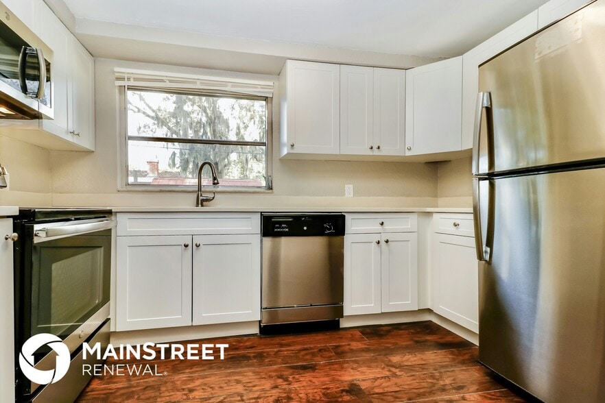 Building Photo - 4929 Amherst Ct