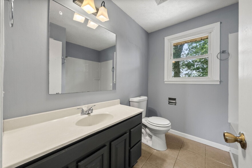 Building Photo - 167 Taft Dr