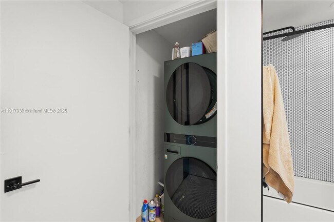 Building Photo - 3301 NE 1st Ave