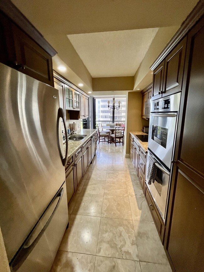 Building Photo - 4100 N Ocean Dr