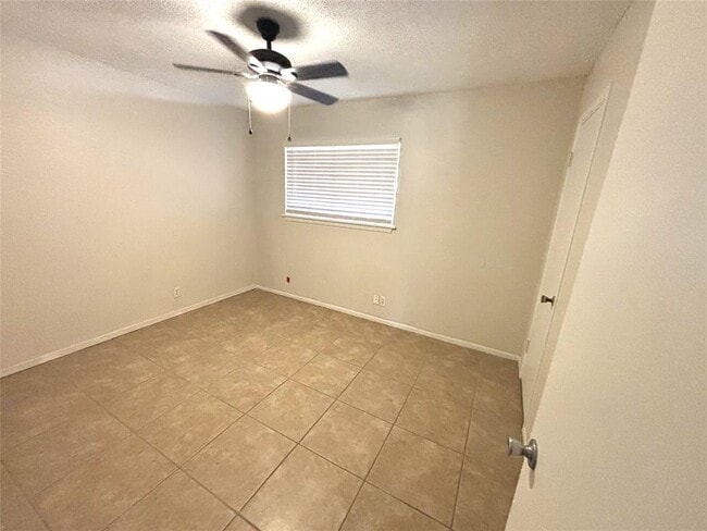 Building Photo - 411 Live Oak St