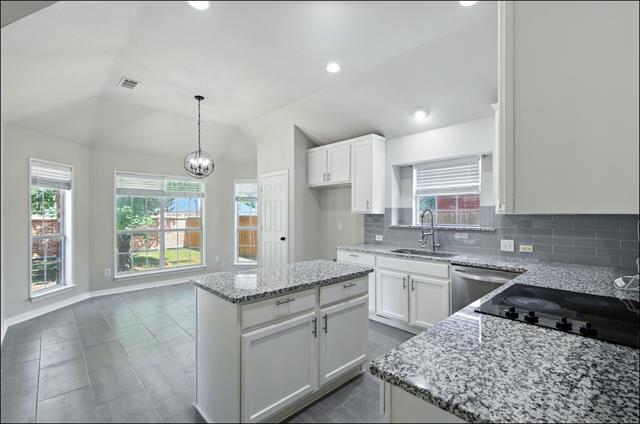 Building Photo - 5004 Springflower Dr
