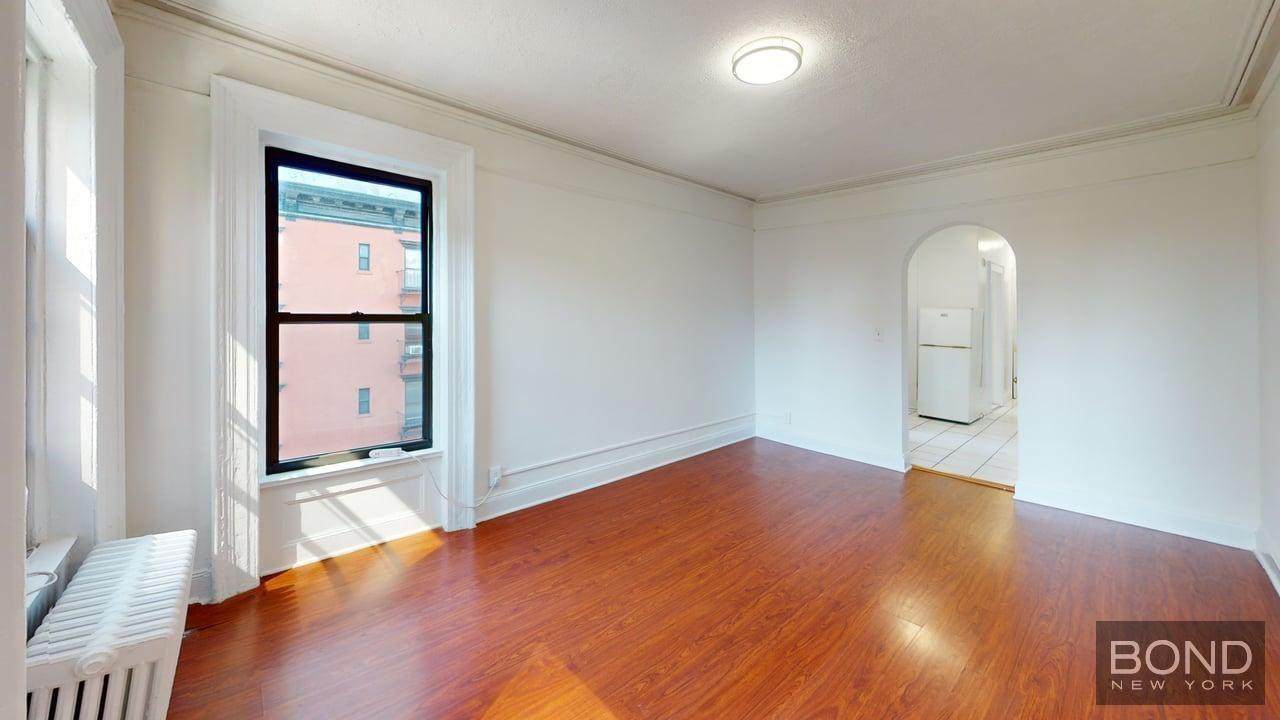 Building Photo - 171 E 88th St