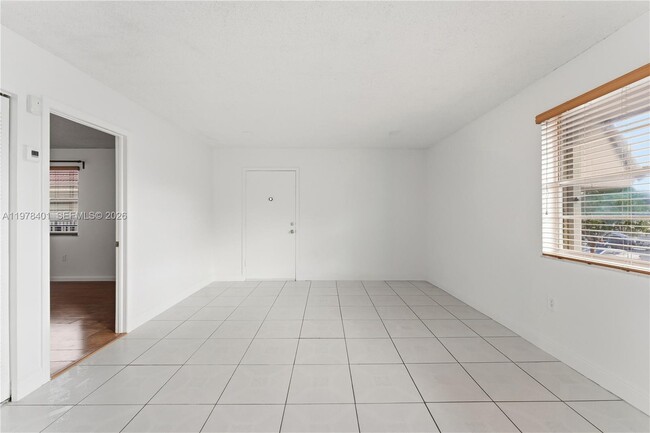 Building Photo - 6921 SW 129th Ave