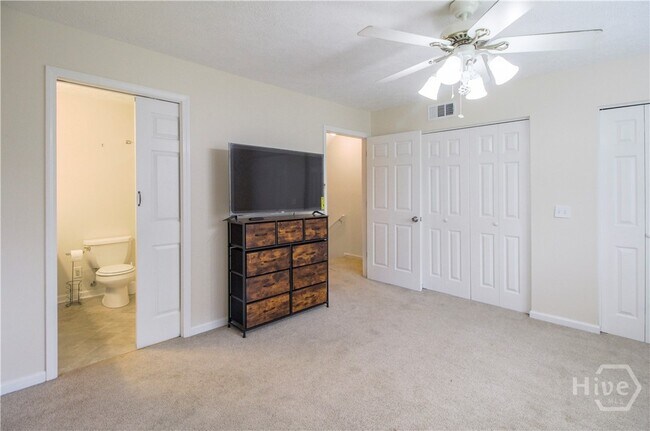 Building Photo - 34 Knollwood Cir