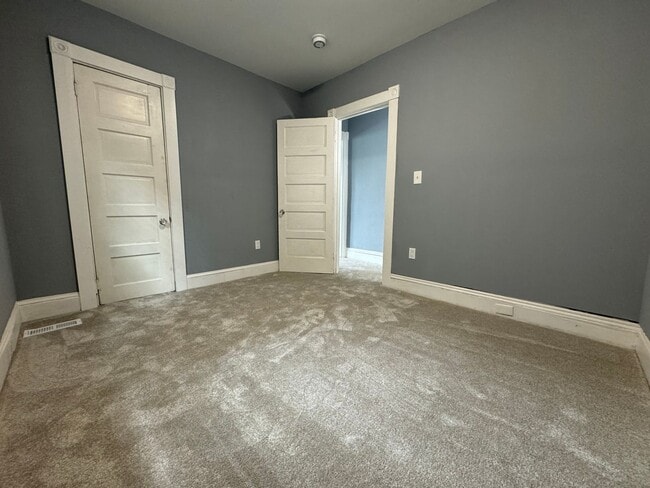 Building Photo - Completely Updated THREE BEDROOM TWIN!
