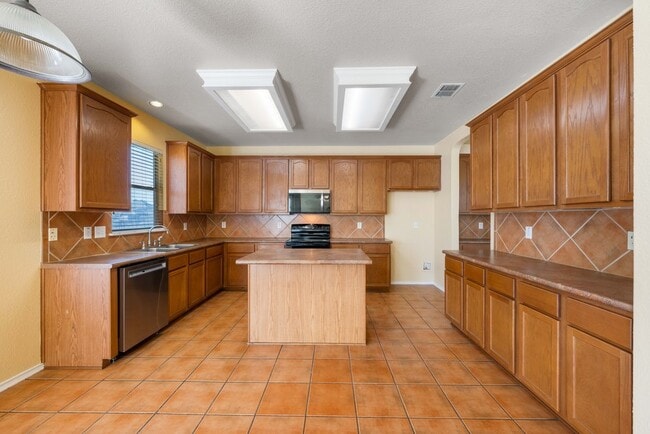 Building Photo - 3338 Bending Creek