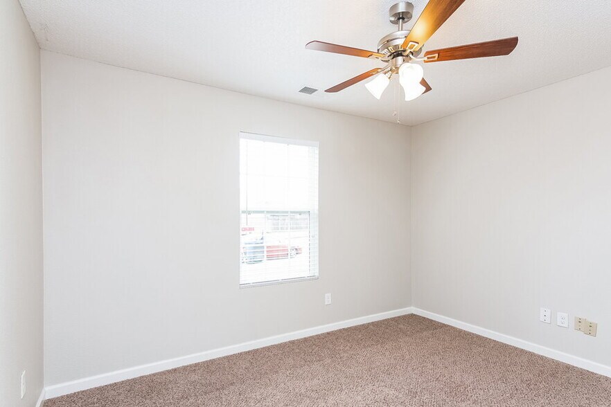 Building Photo - 10892 Blake Cir