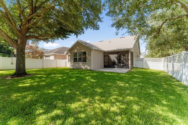 Building Photo - Move-in Ready Home with 2 Car Garage in Desirable Summerport Community!