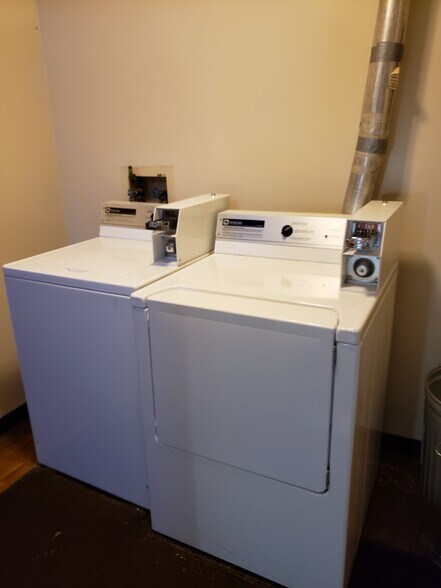 Common hallway washer aand dryer - 108 Heather Ln