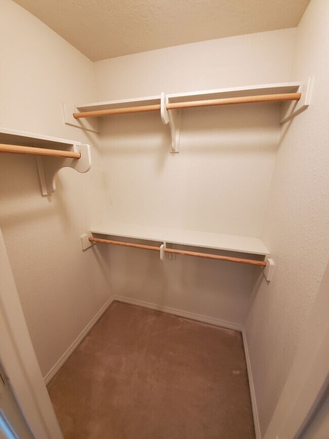 Building Photo - College Station - 2 Bed / 2.5 Bath / 2 sto...