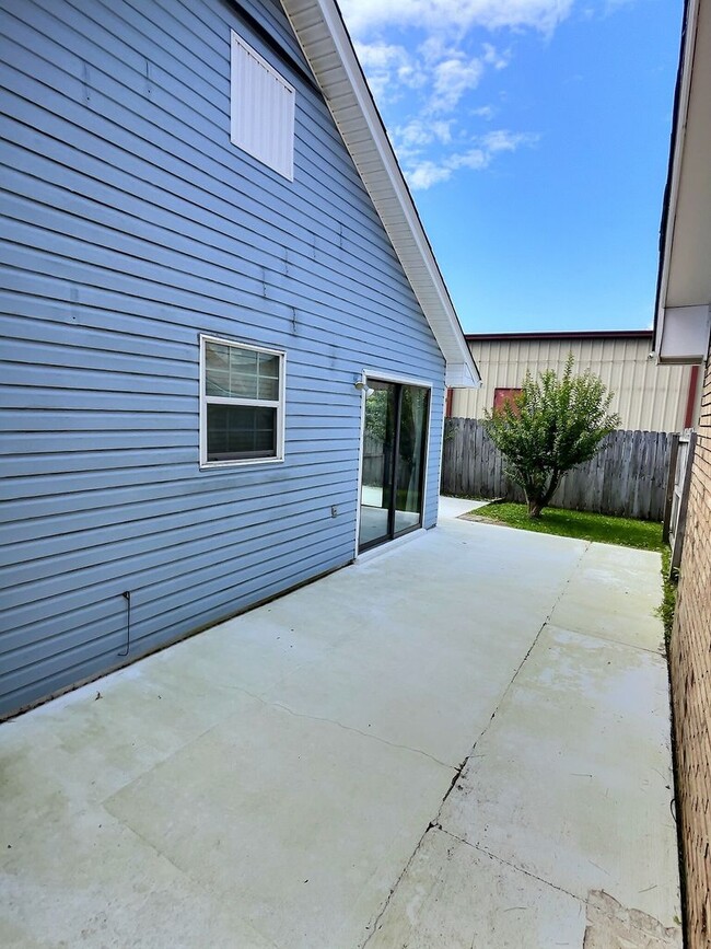 Building Photo - 2 Bedroom 2 Bathroom home in Biloxi, MS!