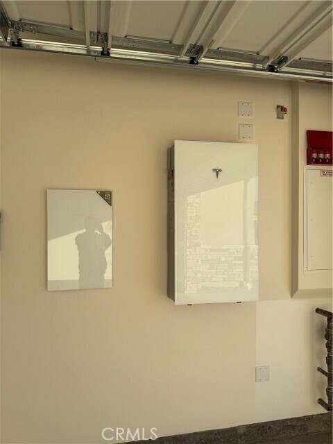 Building Photo - 1204 Hinnen Ave