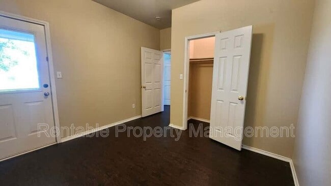 Building Photo - 108 Collett Ct