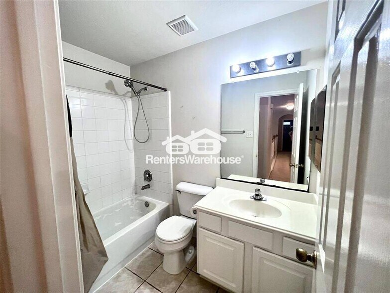 Building Photo - 5707 Windy Knoll Ln